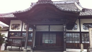 禅宗だったのが改宗されて浄土宗になったそうな。