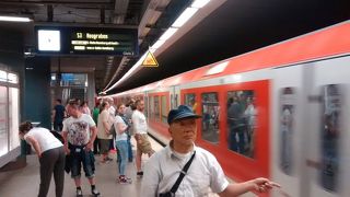 列車の運行頻度も多く、大変重宝でした。車両はまあまあ快適でした。