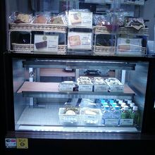 パウンドケーキもあります。