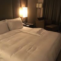 部屋は広くて快適でした。アメニティもほぼ揃っています。