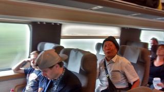 車窓の景色は、まあまあきれいでしたが、予想よりはたいしたことなかったでした。