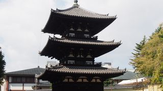 南円堂の裏側の目立たない場所に