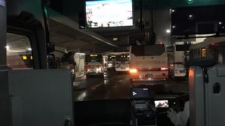 広島空港まで行くバス乗り場があります!! 参考に広島空港リムジンバスを載せます。