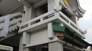 尾道に珍しい近代チックなお寺