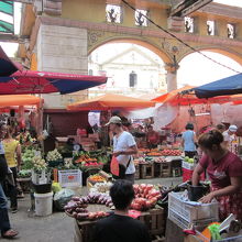 活気ある市場～