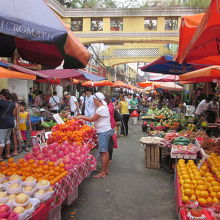 フルーツの露天商