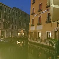 ホテル横のゴンドラ乗り場の喫煙から