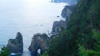 三陸海岸を代表する美景のひとつです。