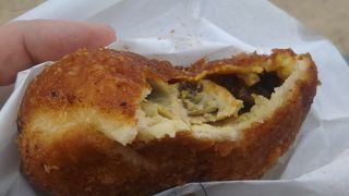 牡蠣カレーパン