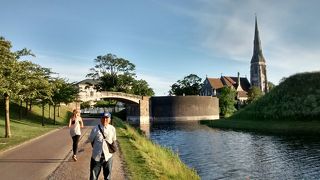 カステレット要塞からよく見え、教会の尖塔が特にきれい