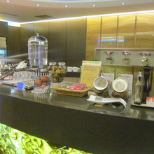 ホットミールが色々と並んでいました