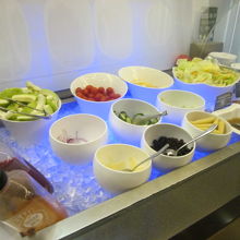 サラダバーの様子