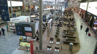 おフランスらしいお洒落な空港