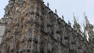 美しさはピカイチ　ルーヴェンの市庁舎