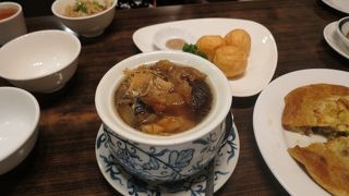 重厚感のあるレストラン！