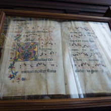 15世紀の楽譜などが展示されています