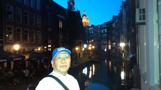 ライトアップされたドーム型の尖塔がすごくきれい