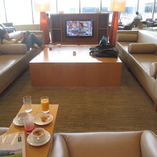 成田空港国際線 JALサクララウンジ