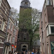 そびえ立つ尖塔