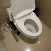 クラブルームのトイレはウオシュレット付き