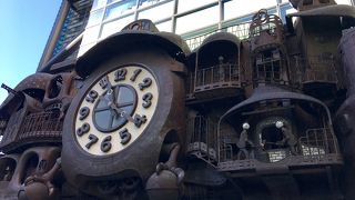 宮崎駿デザインの大時計