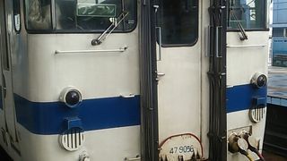 ２両編成で運転される列車もあります
