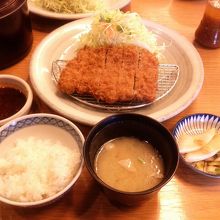 ヒレカツ定食　120g 1,200円(税別)を食しました