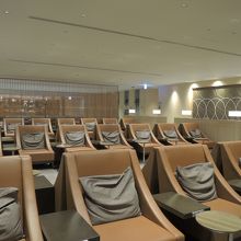 「ファーストクラス優先コーナー」とありました