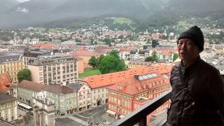 凱旋門とシュピタール教会を南北につなげている大通り