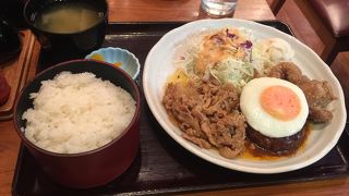 人気の洋食屋さん定食！