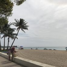 アラモアナビーチ