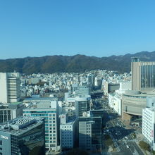 神戸市役所24階ロビーから北側を望む