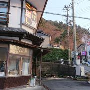 こけしのお店の一つ