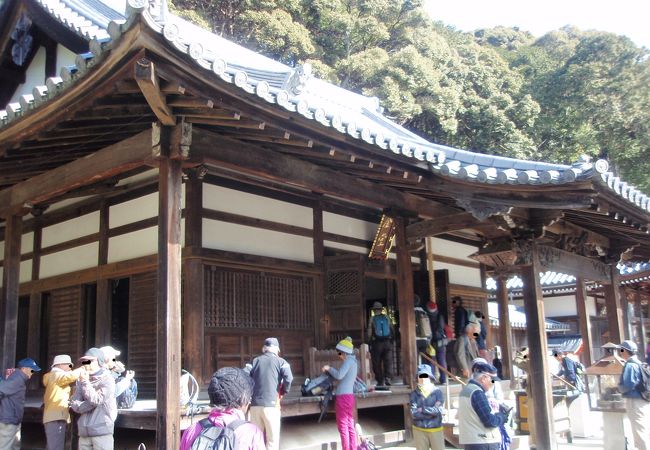 満願寺を経由して石切山に登りました