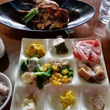 あら炊き＋サラダ