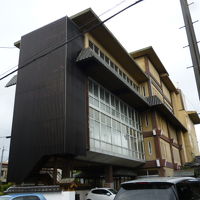 外観より中に入るともっと古く見えます。