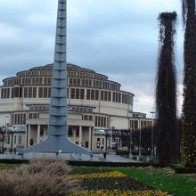 前に立つポールが気になる