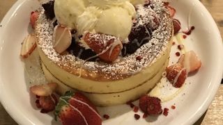 絶賛パンケーキ^ ^。