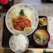 絶対お得、カツ定食680円