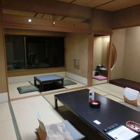 二間続きの客室でした。