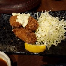 季節もののカキフライは、さくっとさっぱり揚ってました