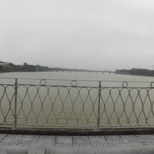 チャンティエン橋より