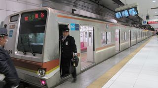 東京都内メトロからの直通運転もあり。