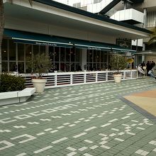 右側に長蛇の列！