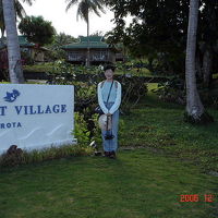 ロタ　ココナッツビレッジ前にて