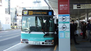 色で経由地が異なります