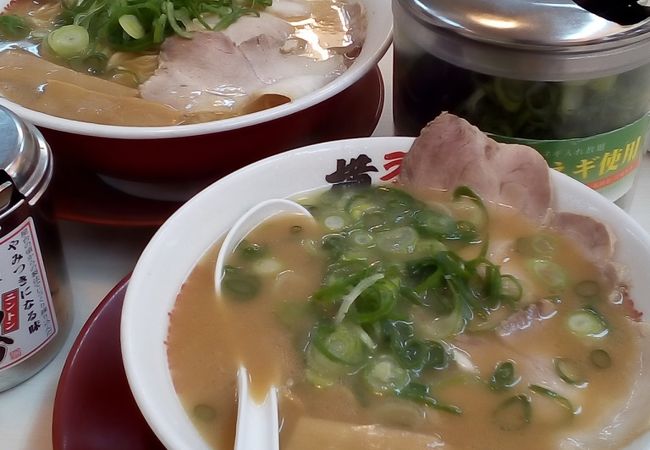 ネギ入れ放題の濃厚ラーメン。