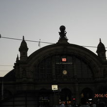フランクフルト中央駅外観