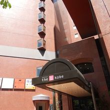 沿道にあったホテルです