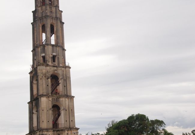 マナカ・イスナガ